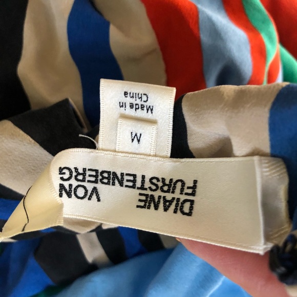 Diane Von Furstenberg Silk Short Sleeve Blouse Med - Picture 4 of 8